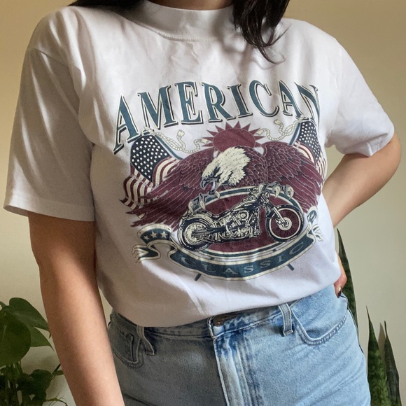 Graphic T-Shirt - Picture 1 of 2